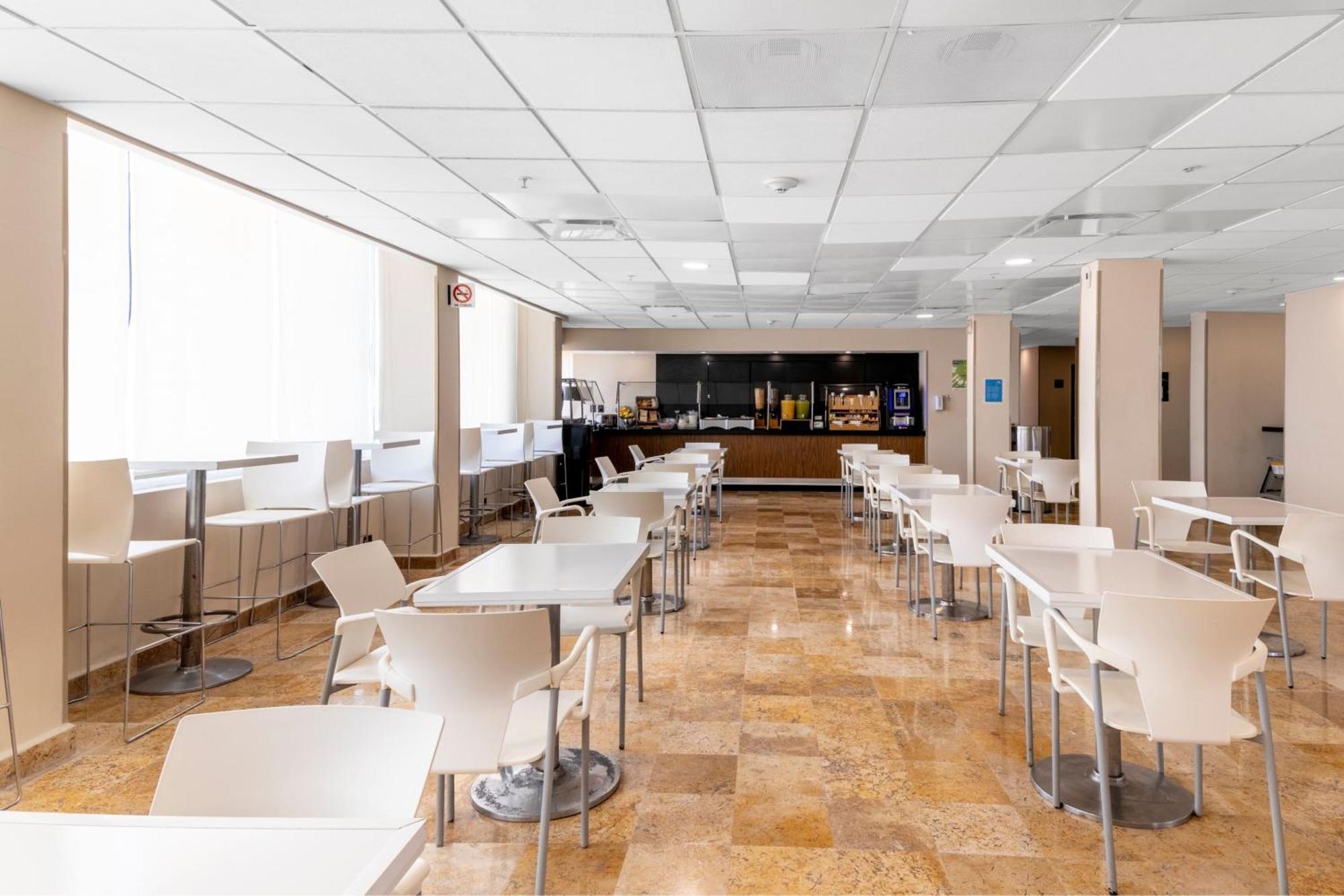 City Express By Marriott Cancun Exterior photo